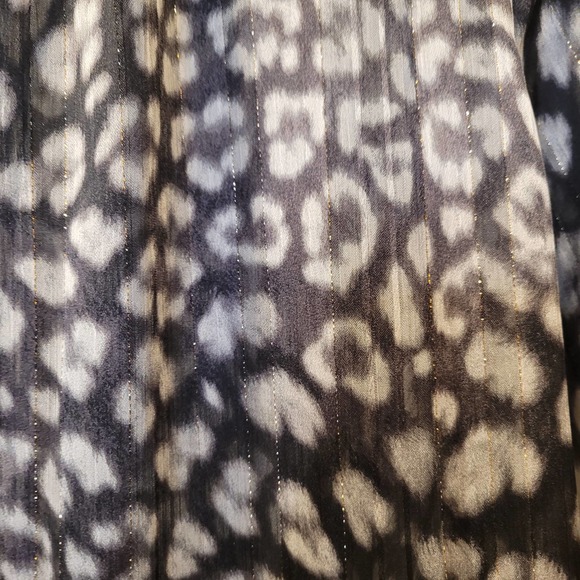 Worthington sheer flowy animal print long sleeve blouse size M - Picture 8 of 8